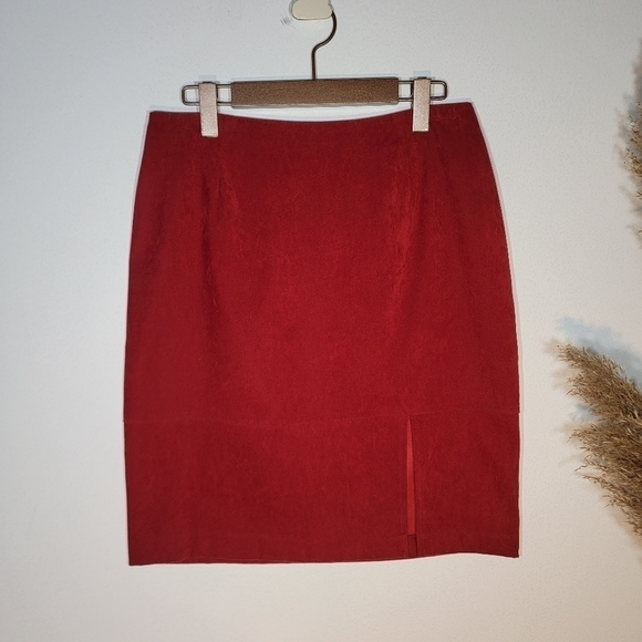 PARISCOPE red vintage skirt. - Picture 2 of 11